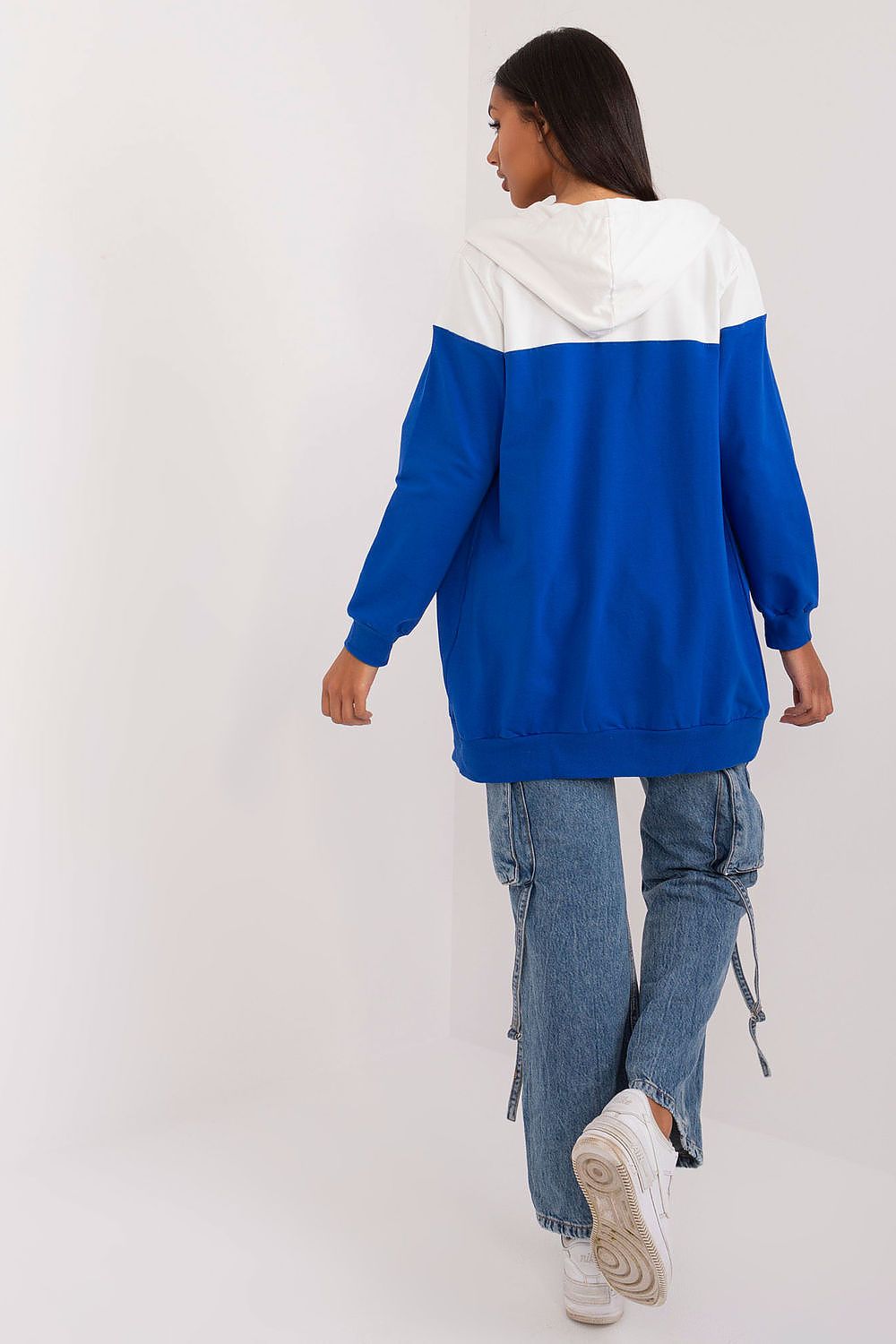 Sweater model 197077 Relevance