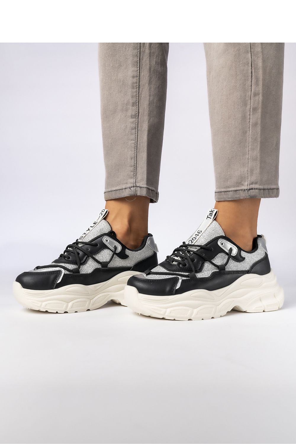 Sportschuhe model 210599 Inello