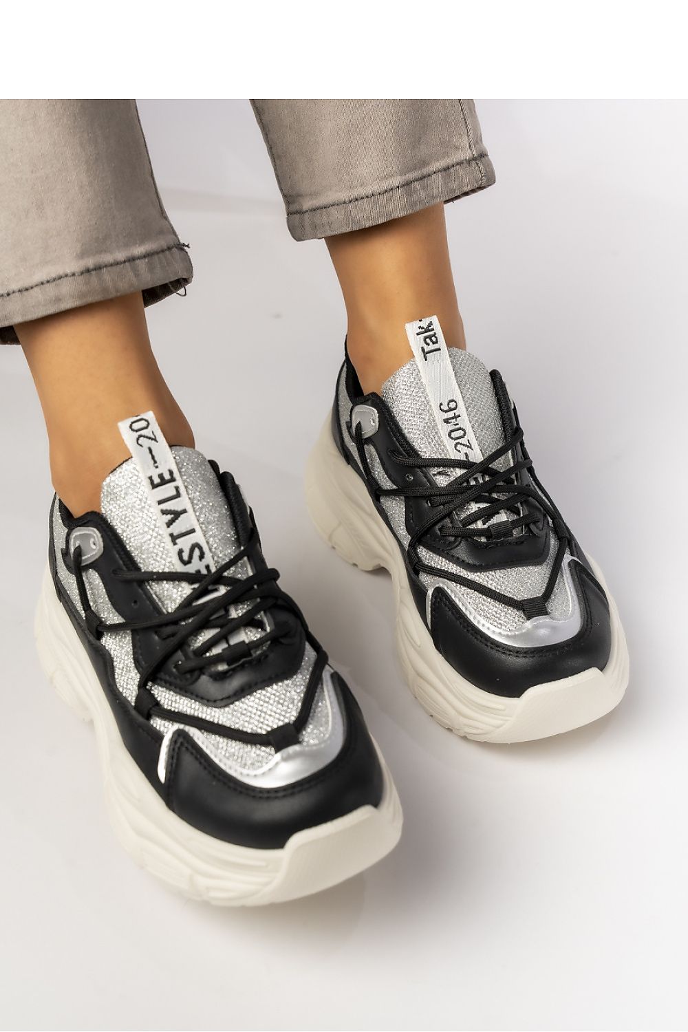 Sportschuhe model 210599 Inello
