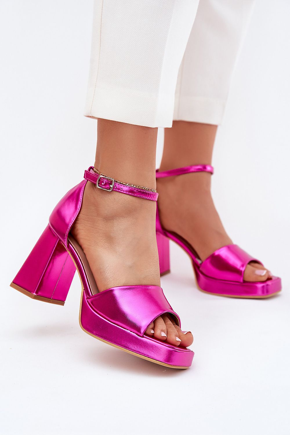 Sandalen mit Absatz model 215001 Step in style