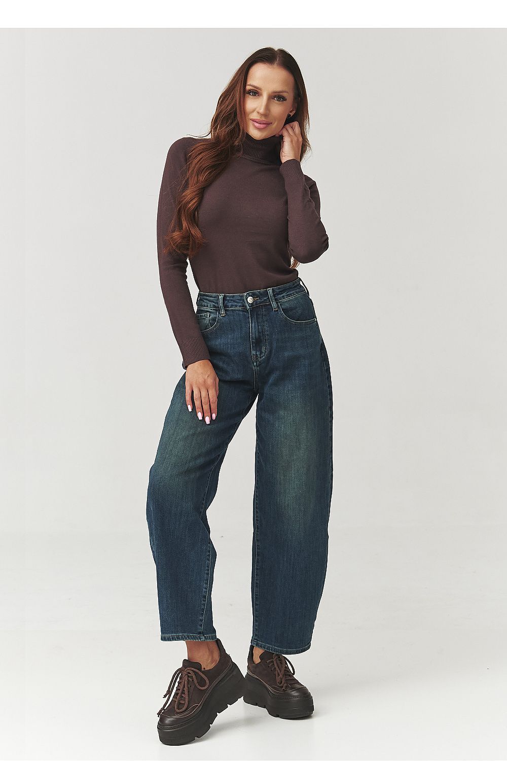 Rollkragenpullover model 219742 Makadamia