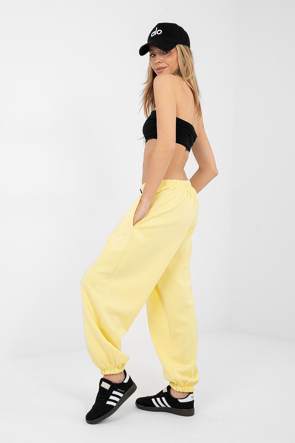Sportanzug Hosen model 223750 Italy Moda