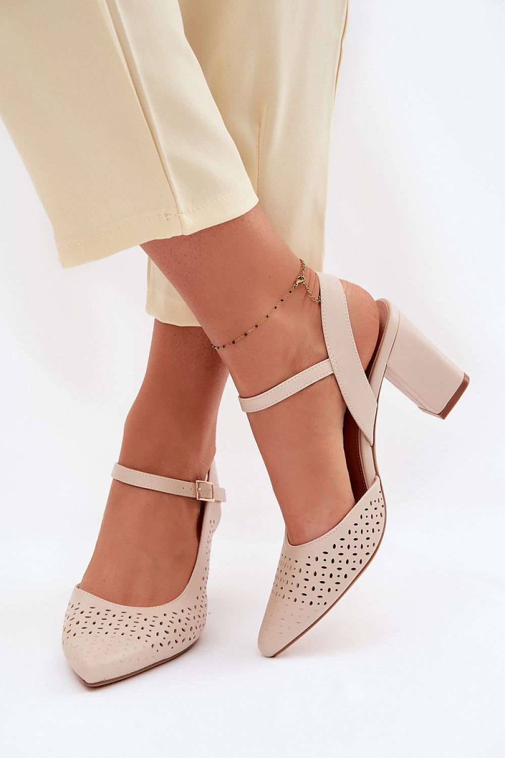 Sandalen mit Absatz model 226504 Step in style