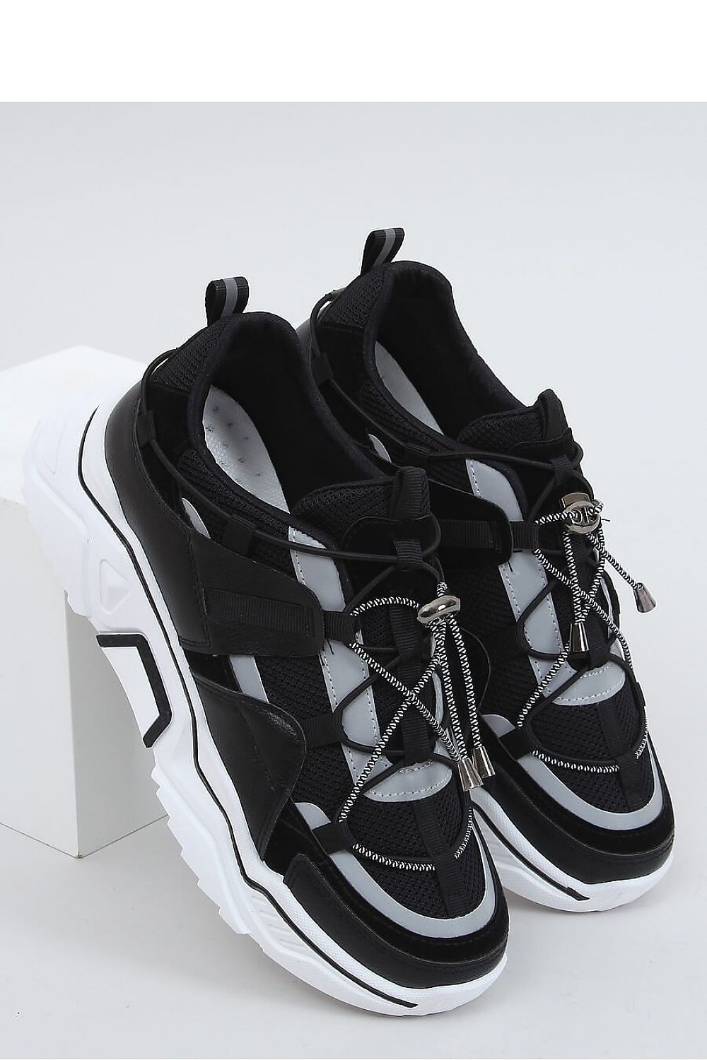 Sportschuhe model 153135 Inello