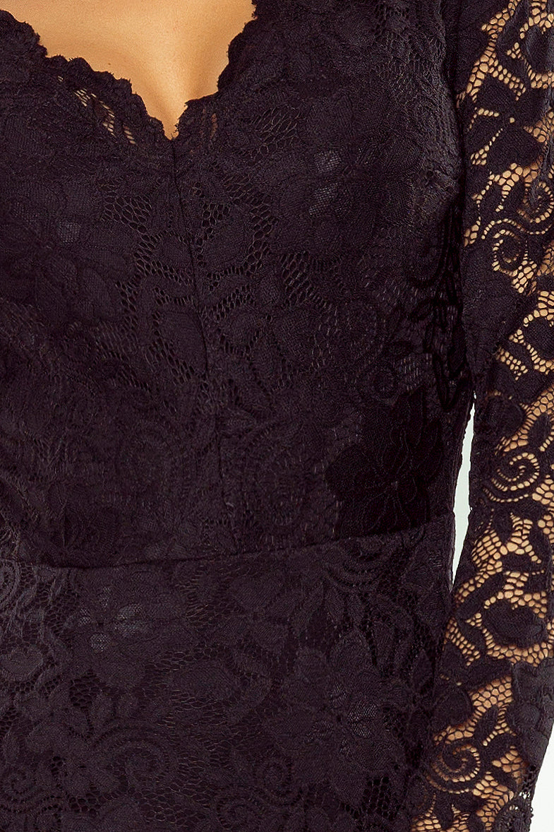 170-1 Spitzenkleid mit Ausschnitt - schwarz
