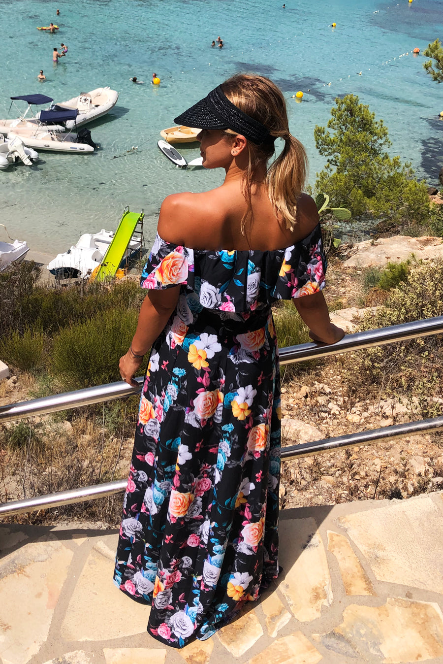 194-3 Langes Kleid mit Rüschen - schwarz + bunte Blumen