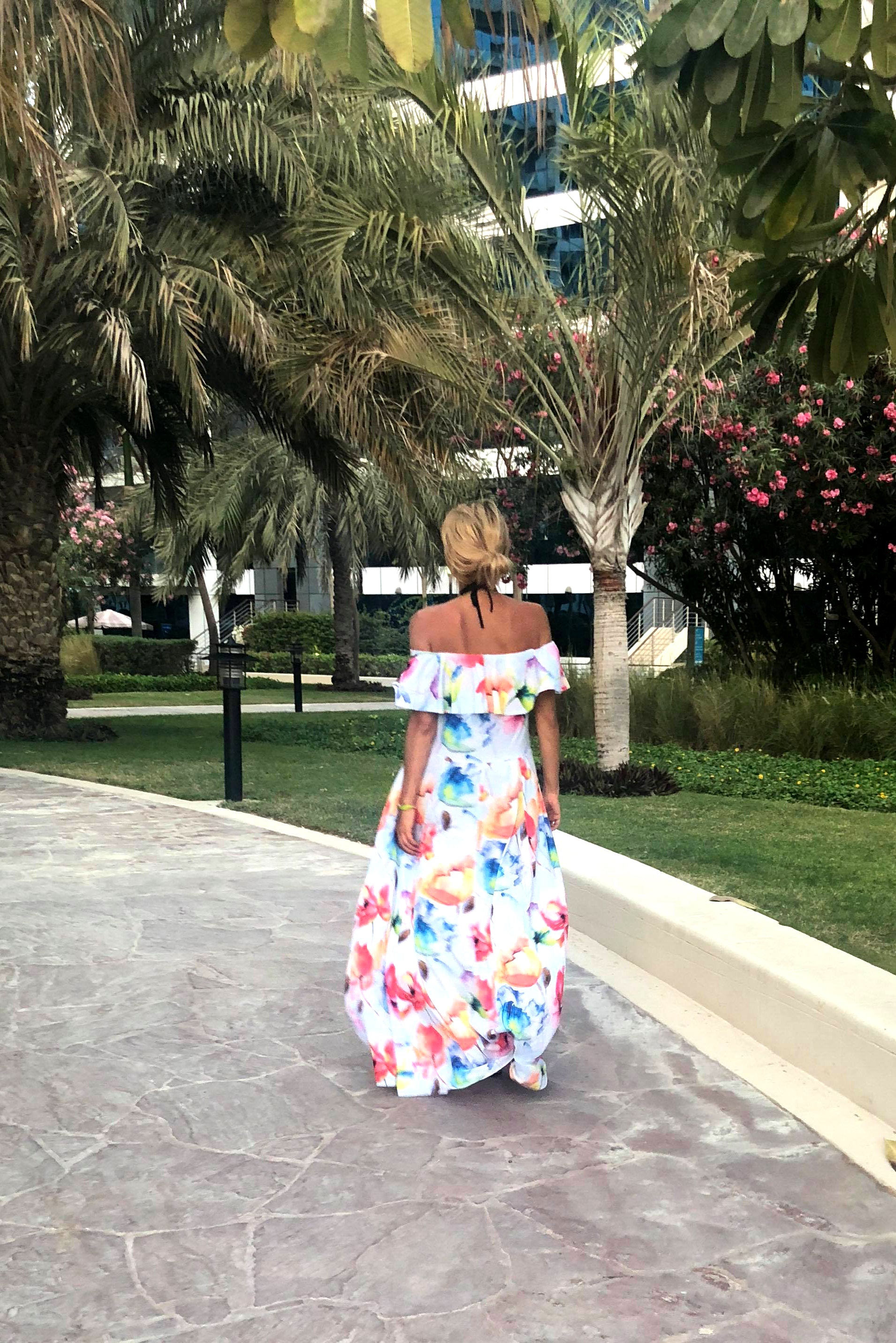 194-5 Langes Sommerkleid mit Gürtel - buntes Blumenmuster ?