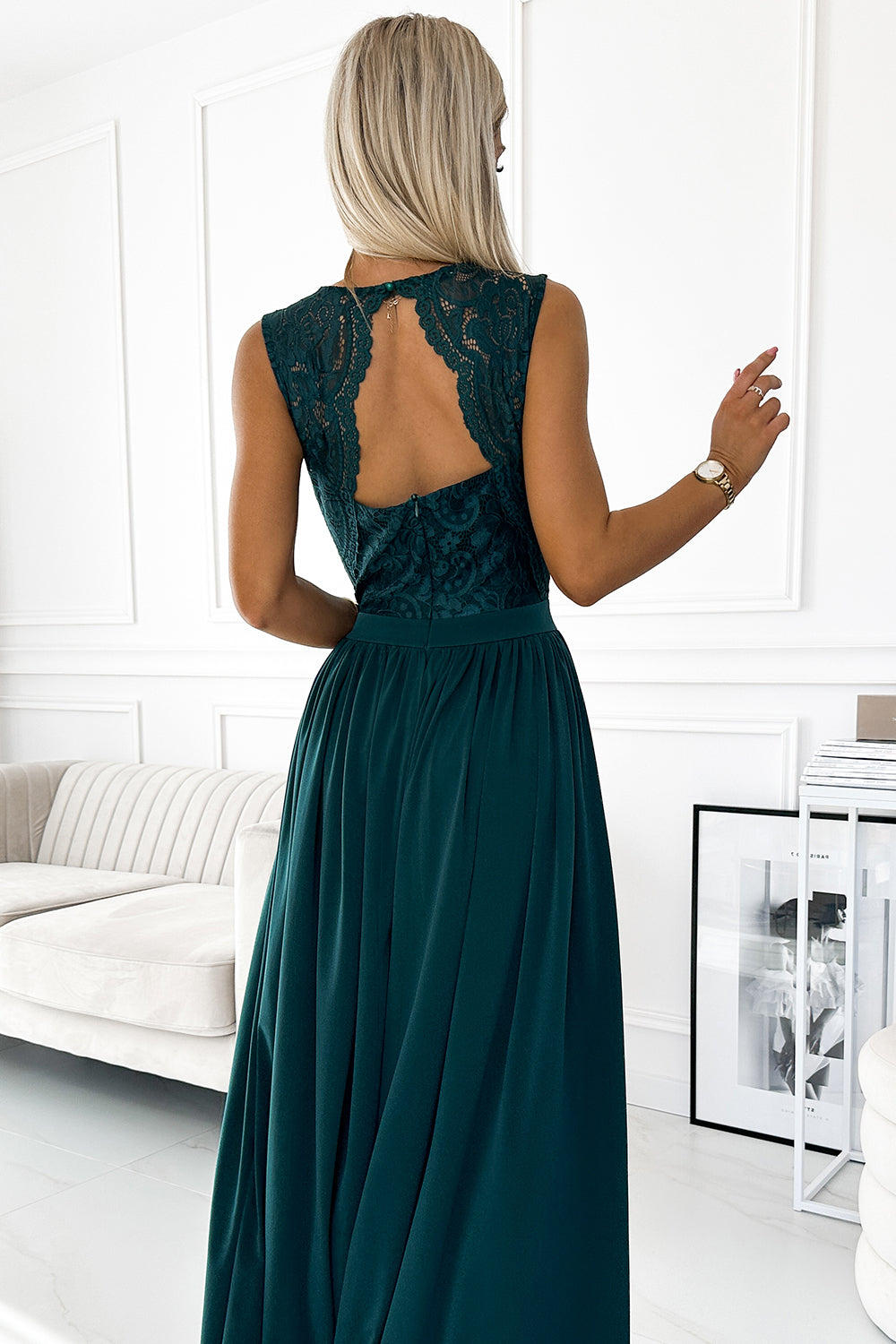 211-6 LEA langes Kleid mit Spitzen-Ausschnitt - Grün