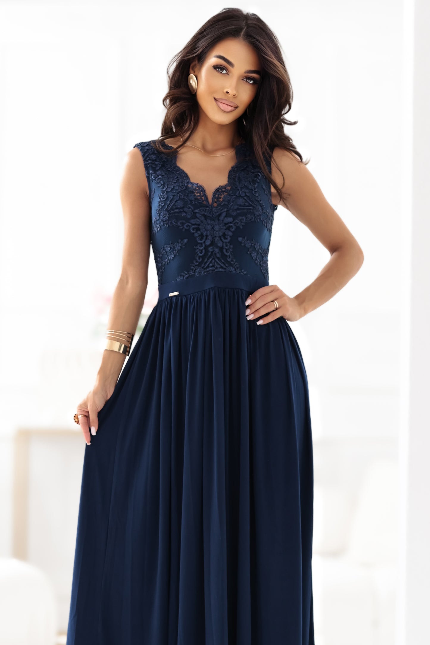 215-6 LEA langes elegantes Maxikleid mit Spitzenoberteil und Schlitz am Bein - Marineblau