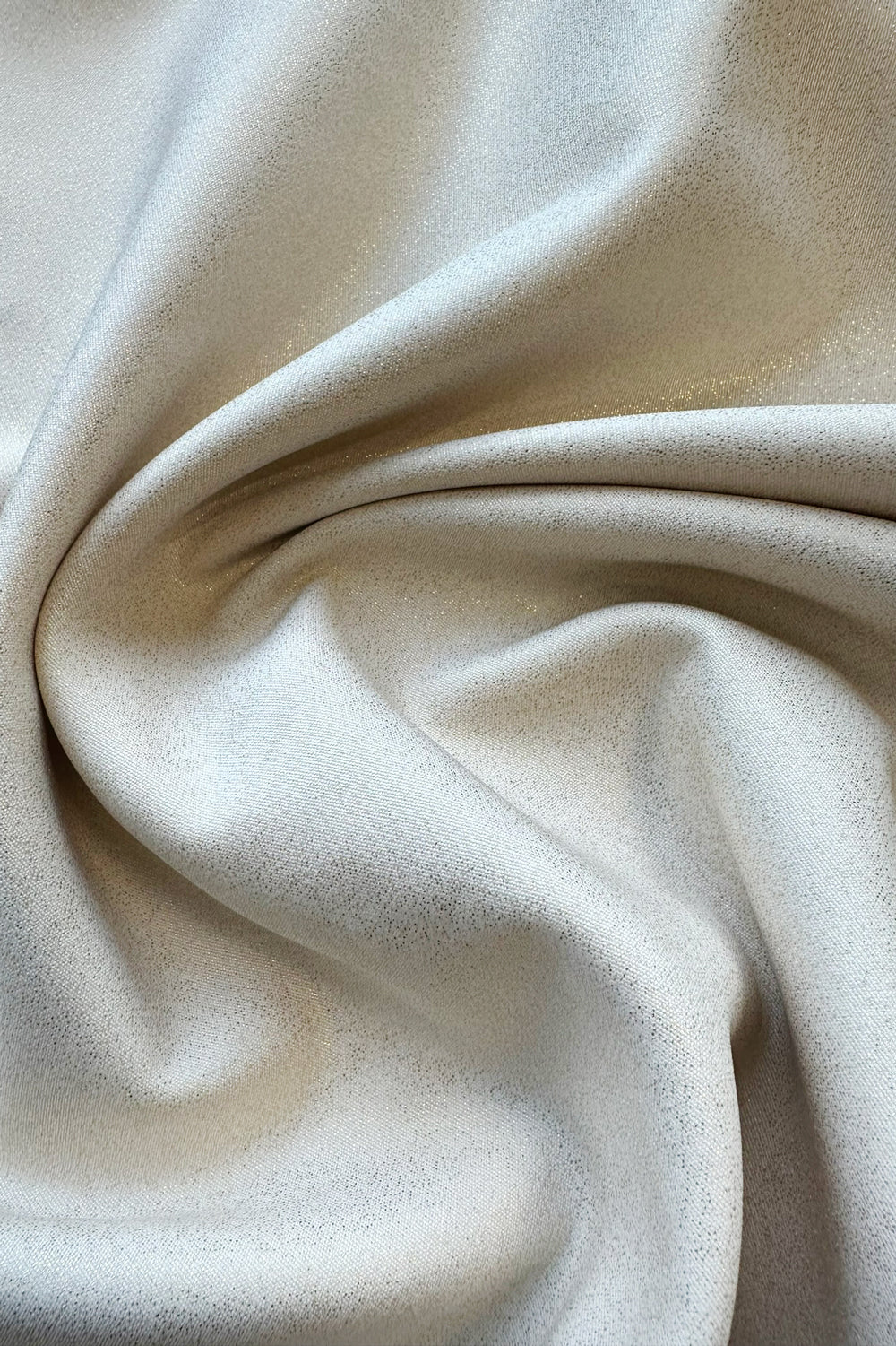 217-10 NEVA Trapezförmiges Kleid mit ausgestellten Ärmeln - Beige Farbe mit Glitzer