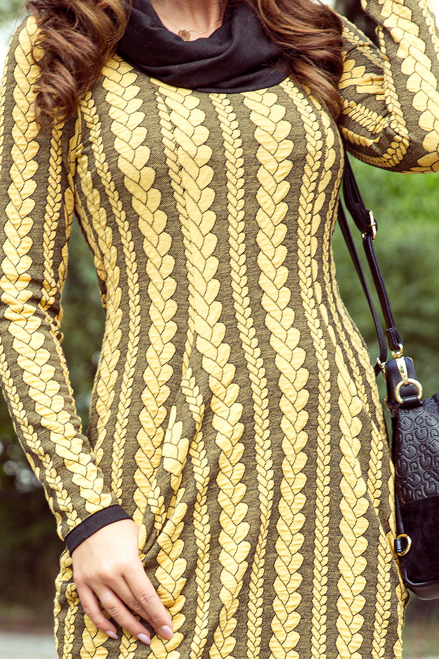 277-1 Kleid mit Rollkragen und Taschen - Geflecht