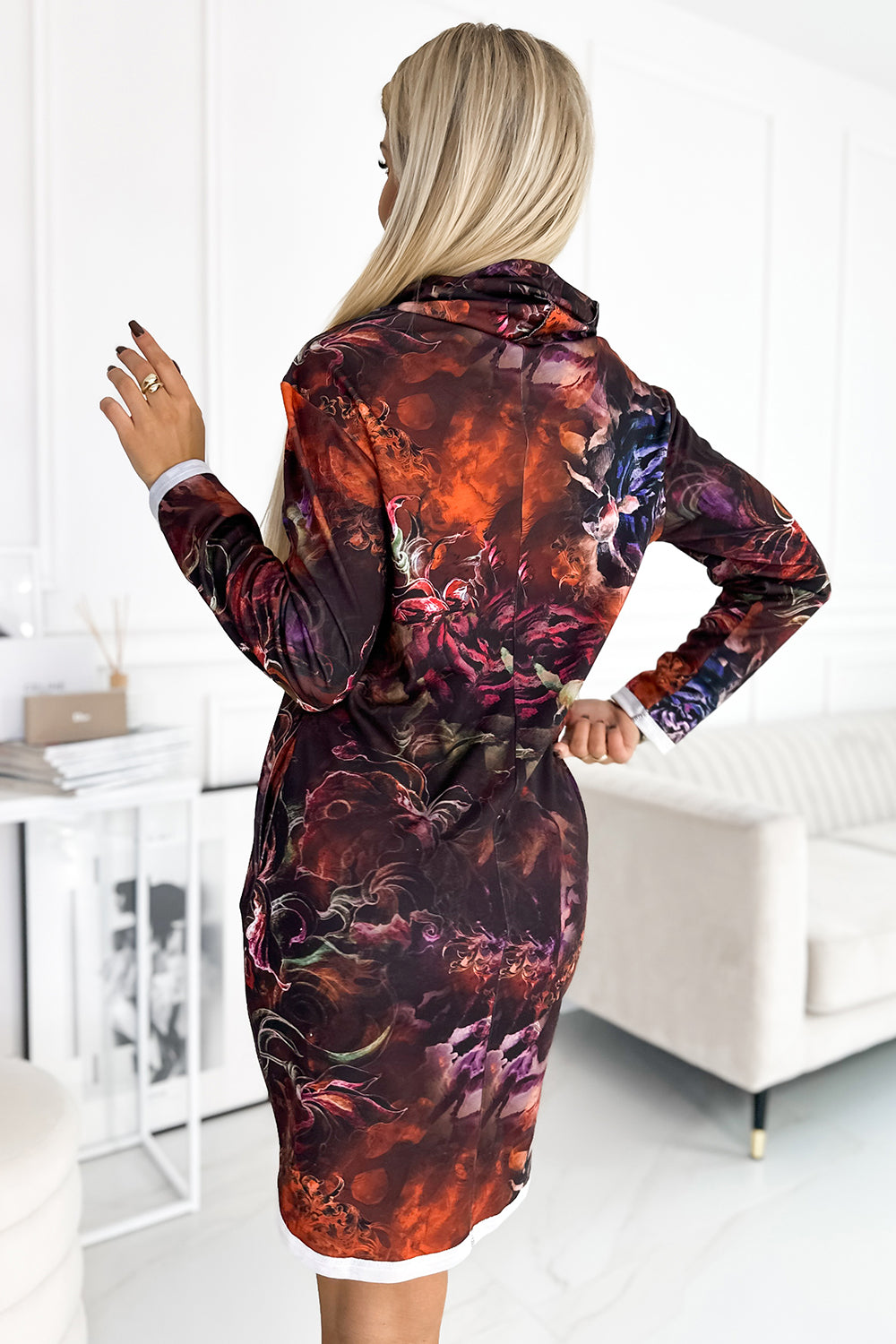 282-6 IRENE Warmes Rollkragenkleid - braunes Muster