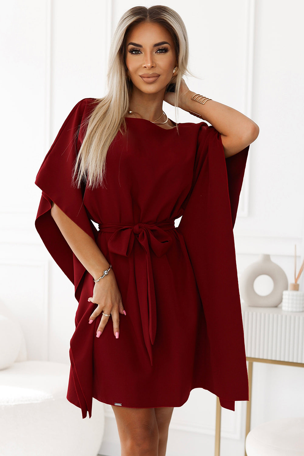 287-34 SOFIA Schmetterlingskleid mit Bindeband in der Taille - weinrote Farbe