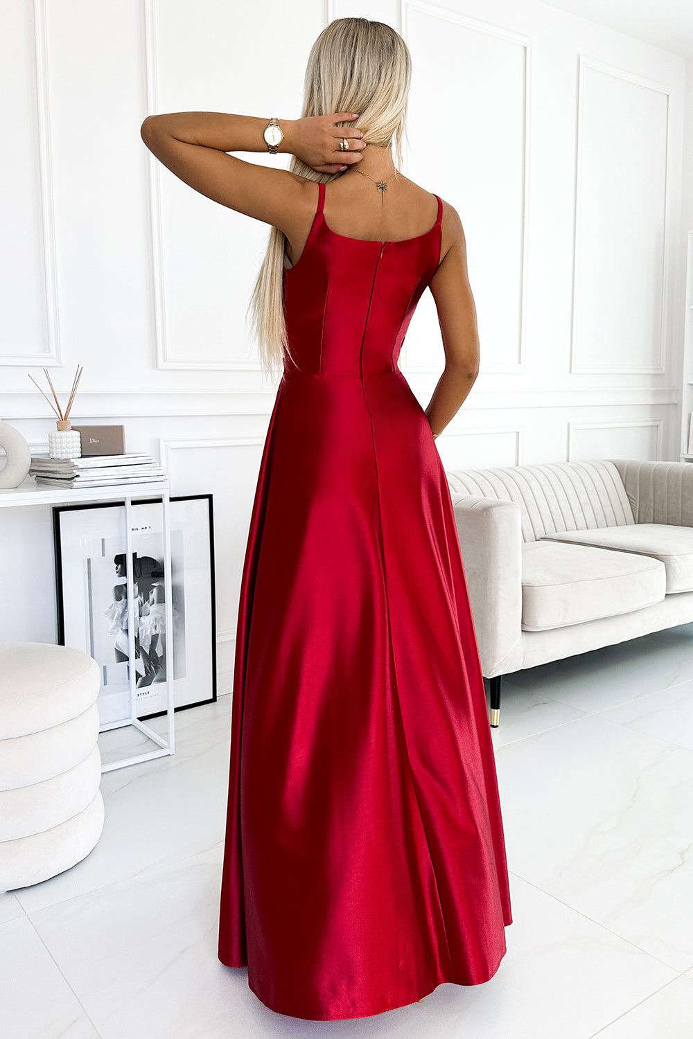 299-14 CHIARA elegantes Maxikleid aus Satin mit Trägern - rote Farbe