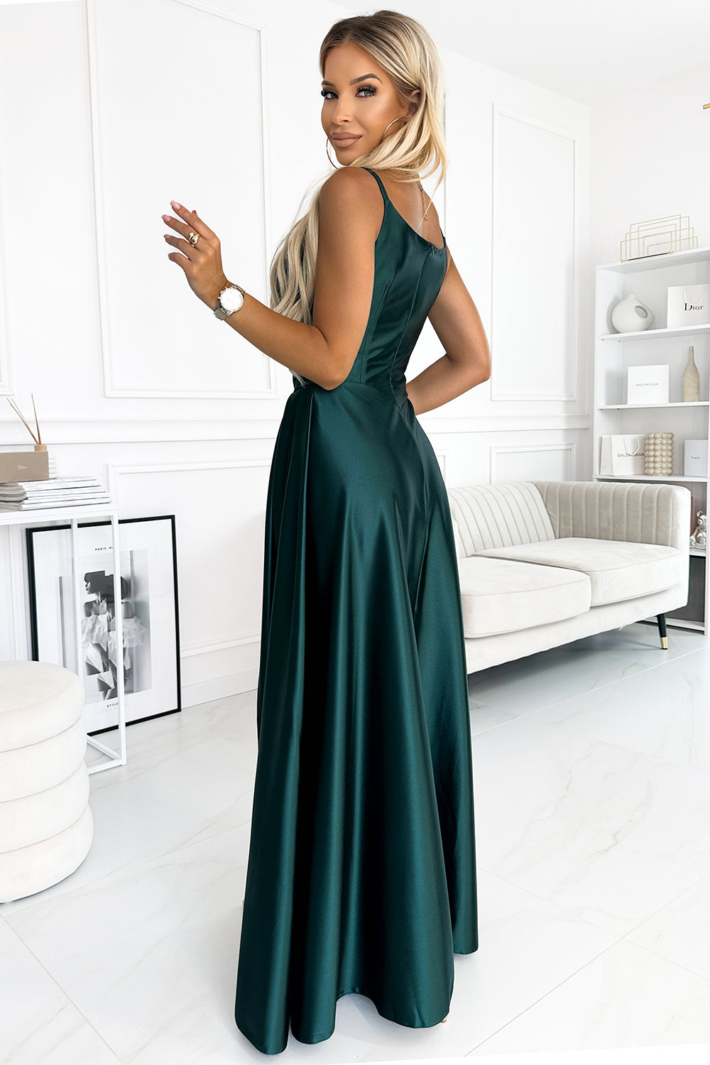 299-9 CHIARA elegantes Maxikleid aus Satin mit Trägern - GRÜN
