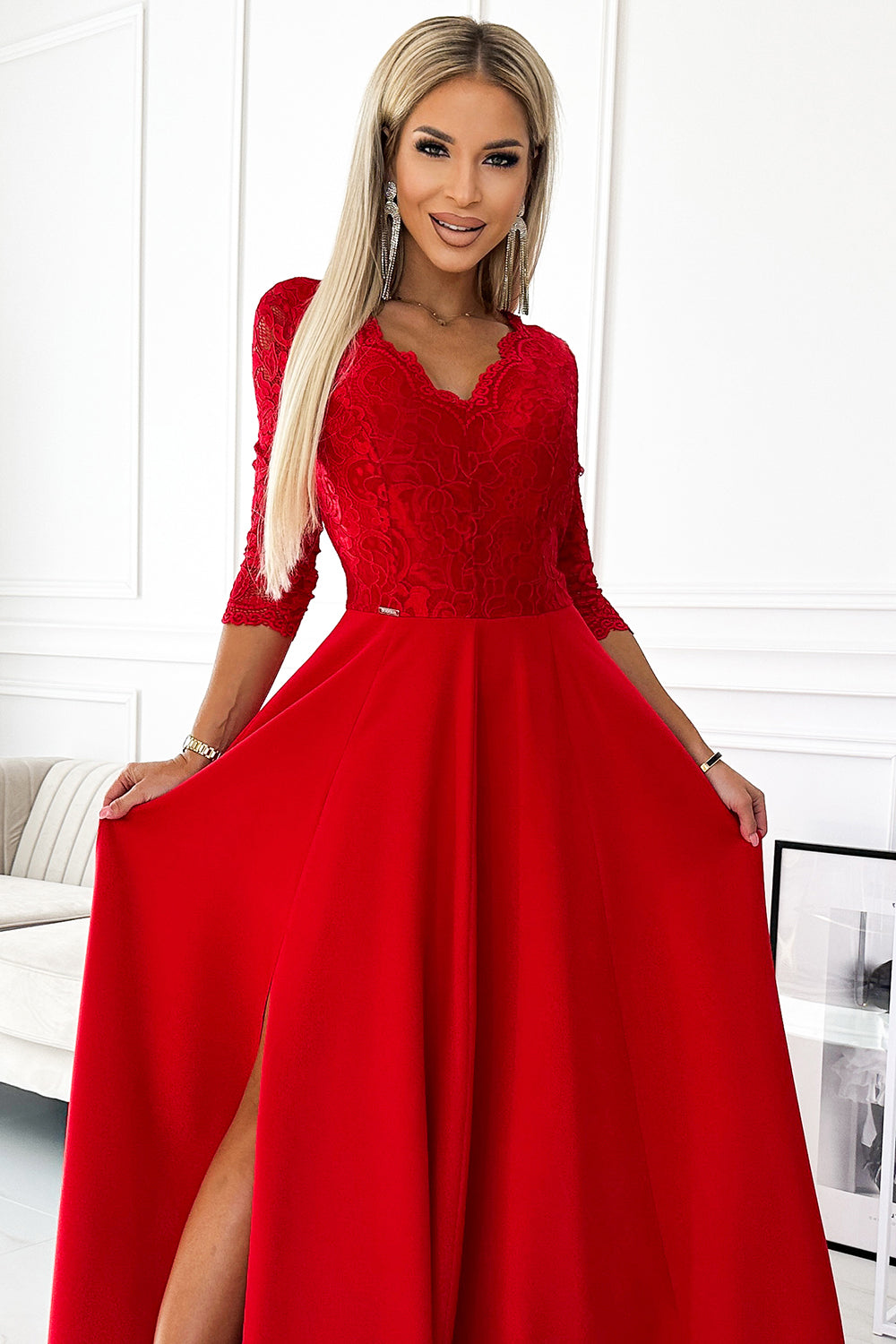 309-8 AMBER Spitze, elegantes langes Kleid mit Ausschnitt und Beinschlitz – rot