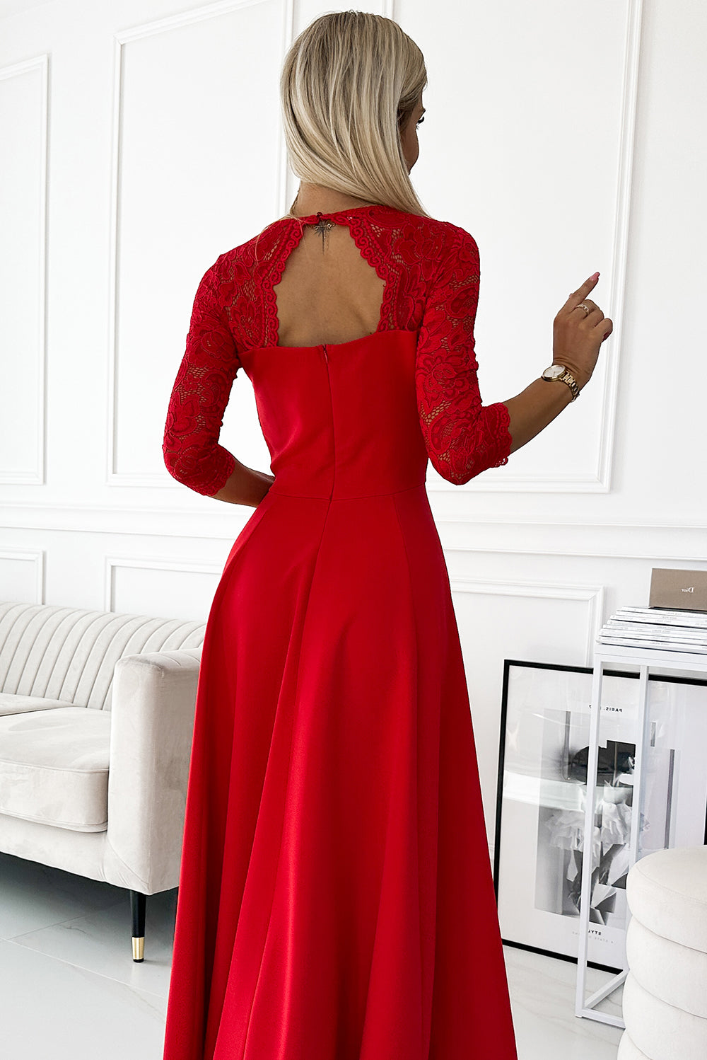 309-8 AMBER Spitze, elegantes langes Kleid mit Ausschnitt und Beinschlitz – rot