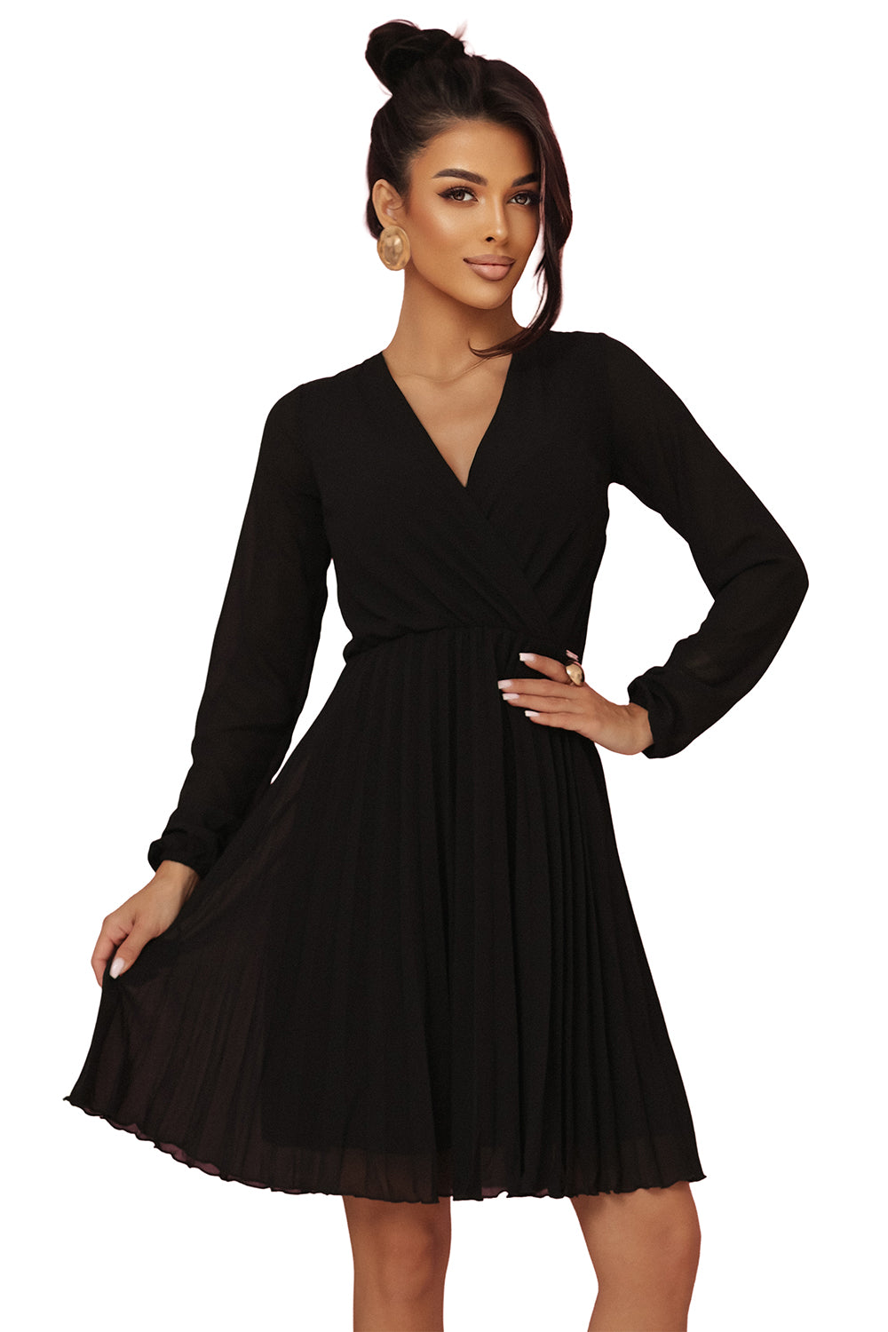 313-17 ISABELLE Polnisches Plisseekleid mit langen Ärmeln und Ausschnitt - Schwarz