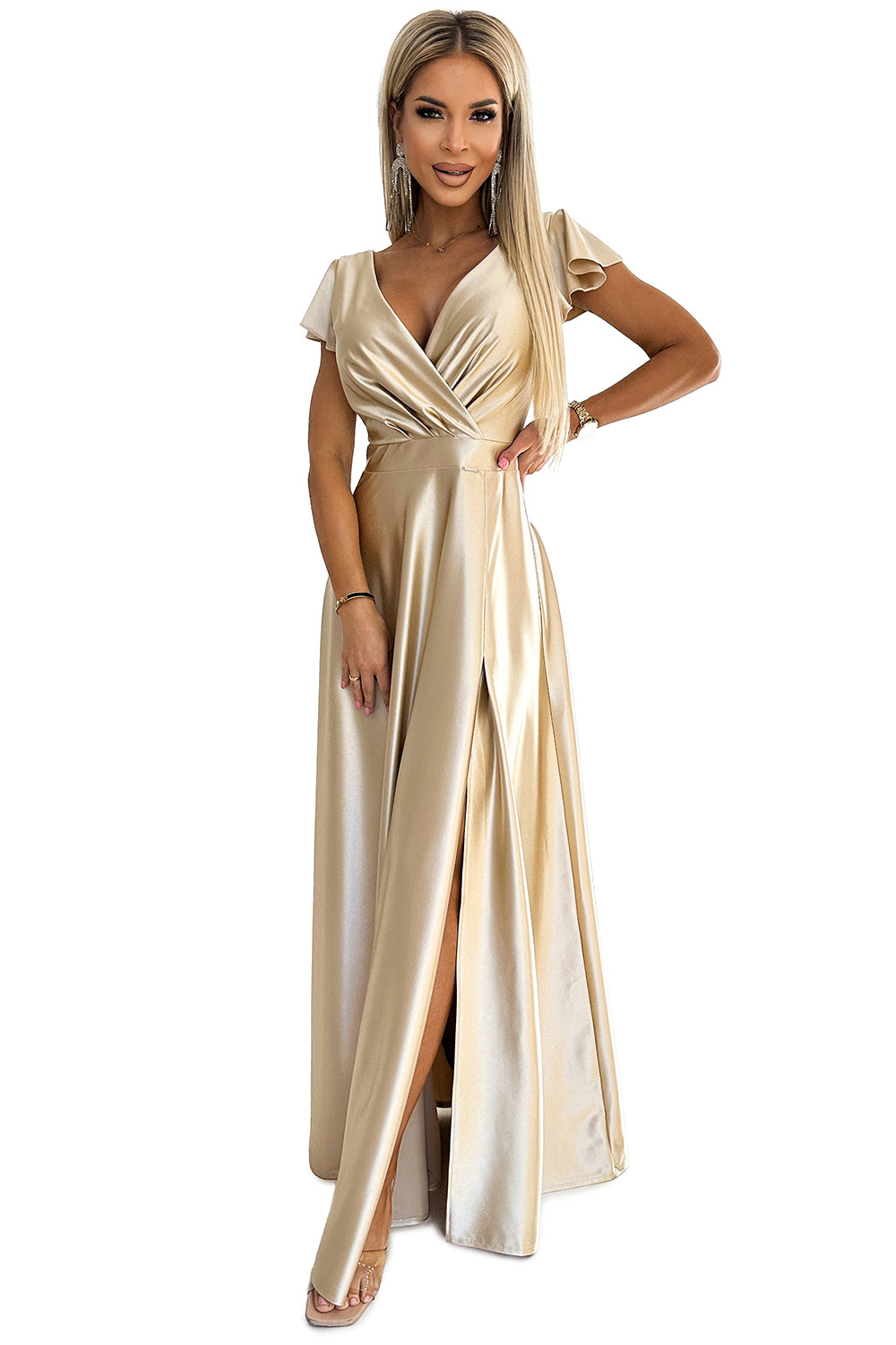 411-7 CRYSTAL Langes Kleid aus Satin mit Ausschnitt - Gold