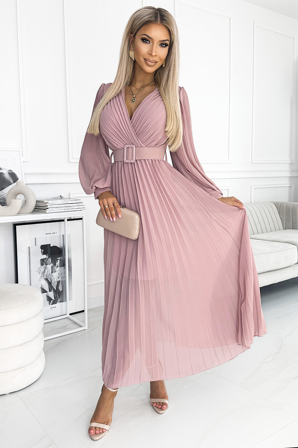 414-2 KLARA Faltenkleid mit Gürtel und Ausschnitt - puderrosa
