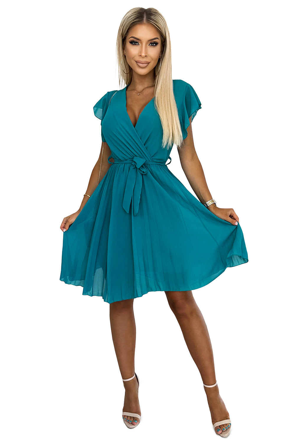 424-1 Faltenkleid aus Chiffon mit Ausschnitt und Rüschen - Meeresfarbe