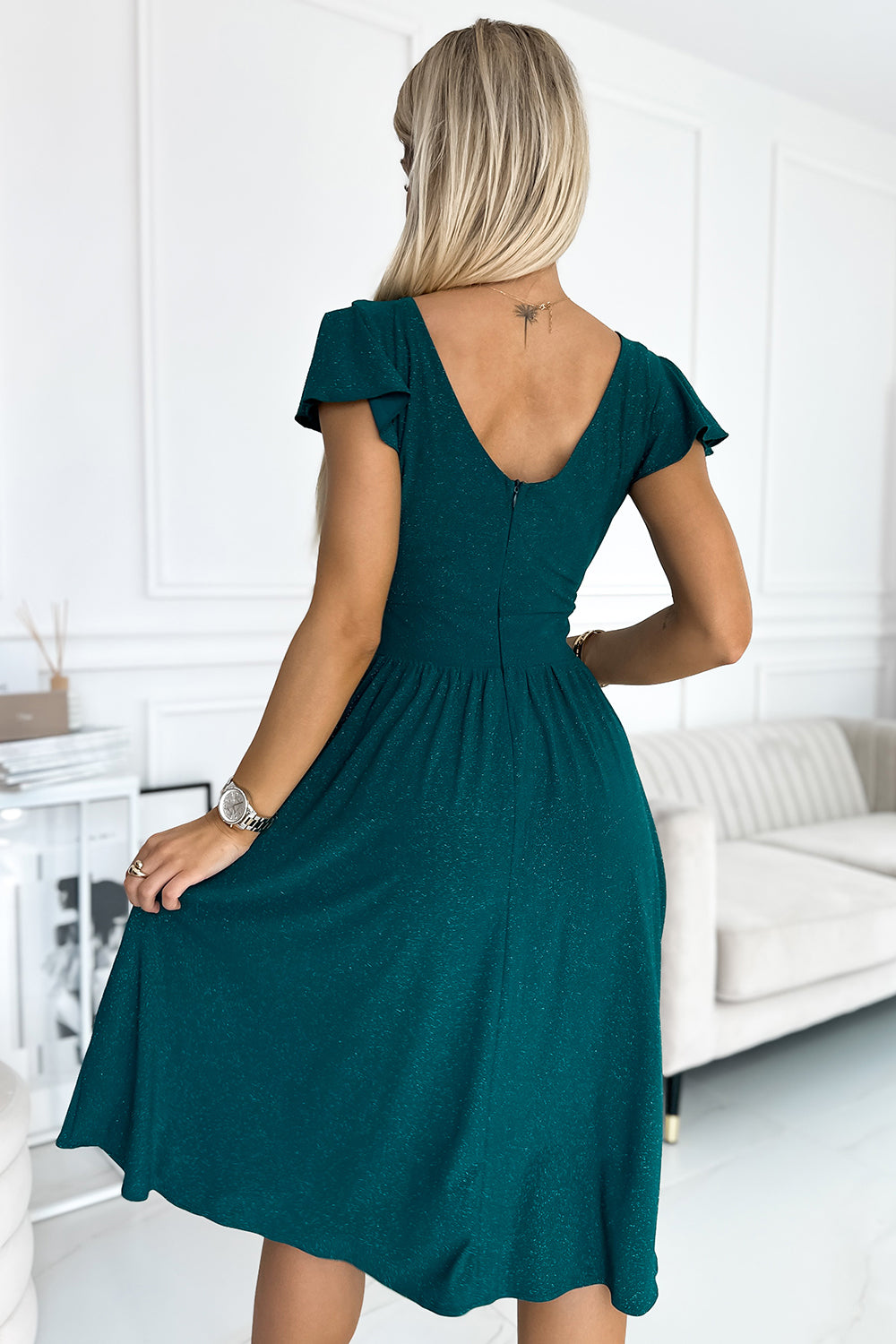 425-6 MATILDE Kleid mit Ausschnitt und kurzen Ärmeln - grün mit Glitzer