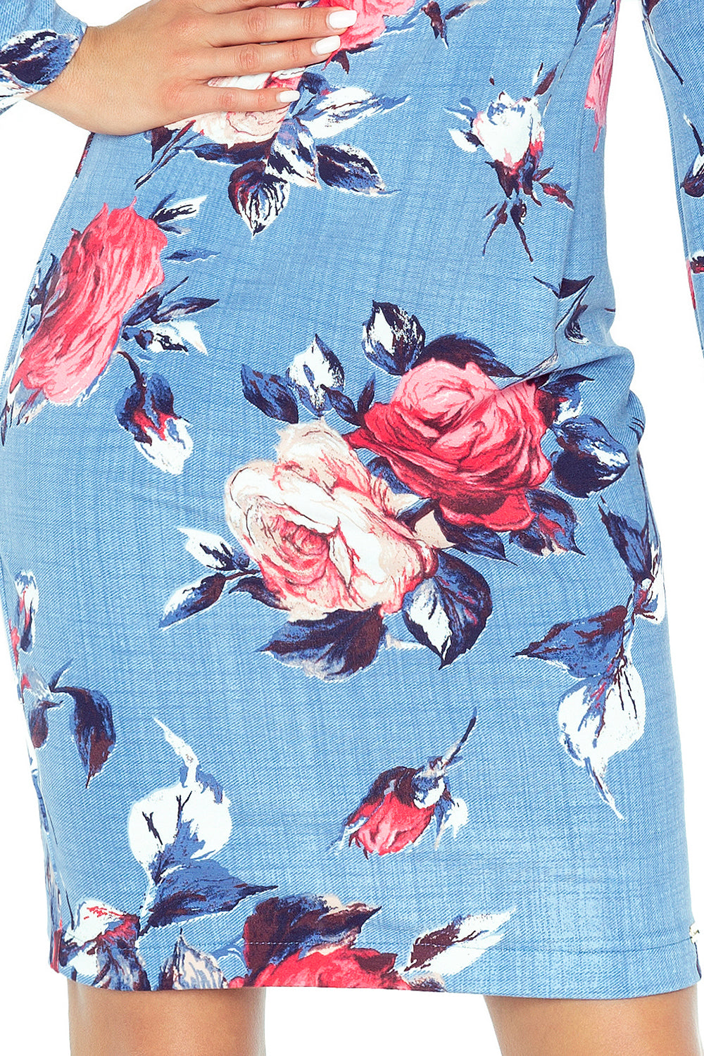 427-1 Kleid mit ausgestellten, gebundenen Ärmeln - rote große Rosen auf dunklem Denim