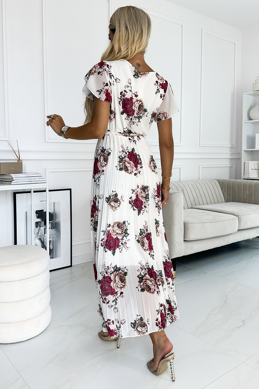 434-8 LISA Plissee-Midikleid mit Ausschnitt und Rüschen - dunkelrote Rosen