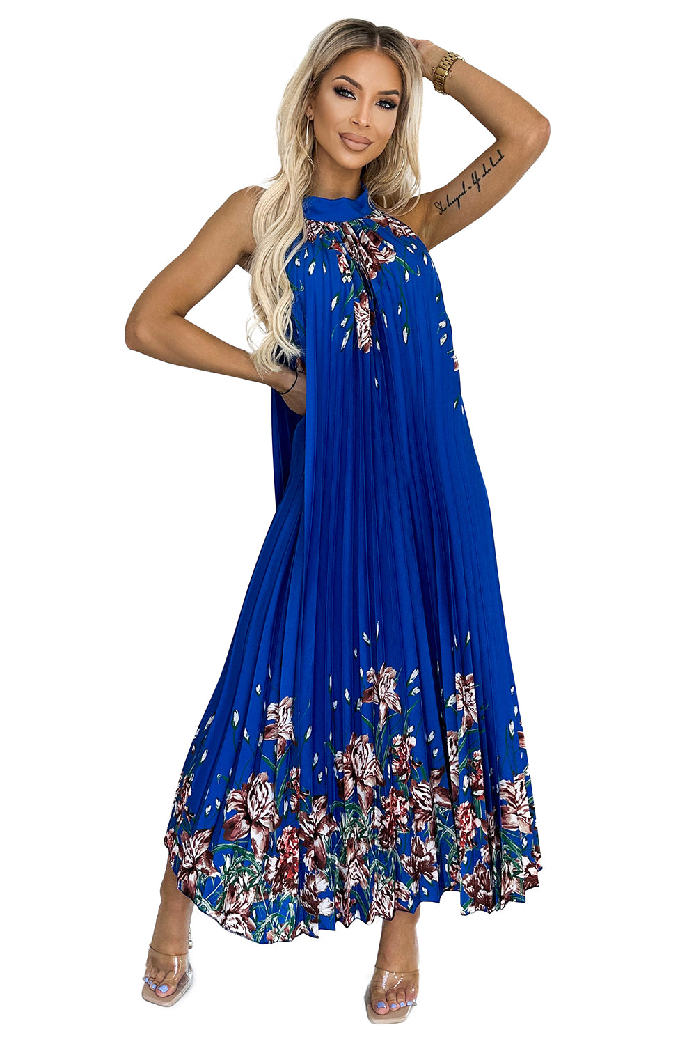 456-1 ESTER Plissiertes Maxikleid aus Satin - blau mit Blumen