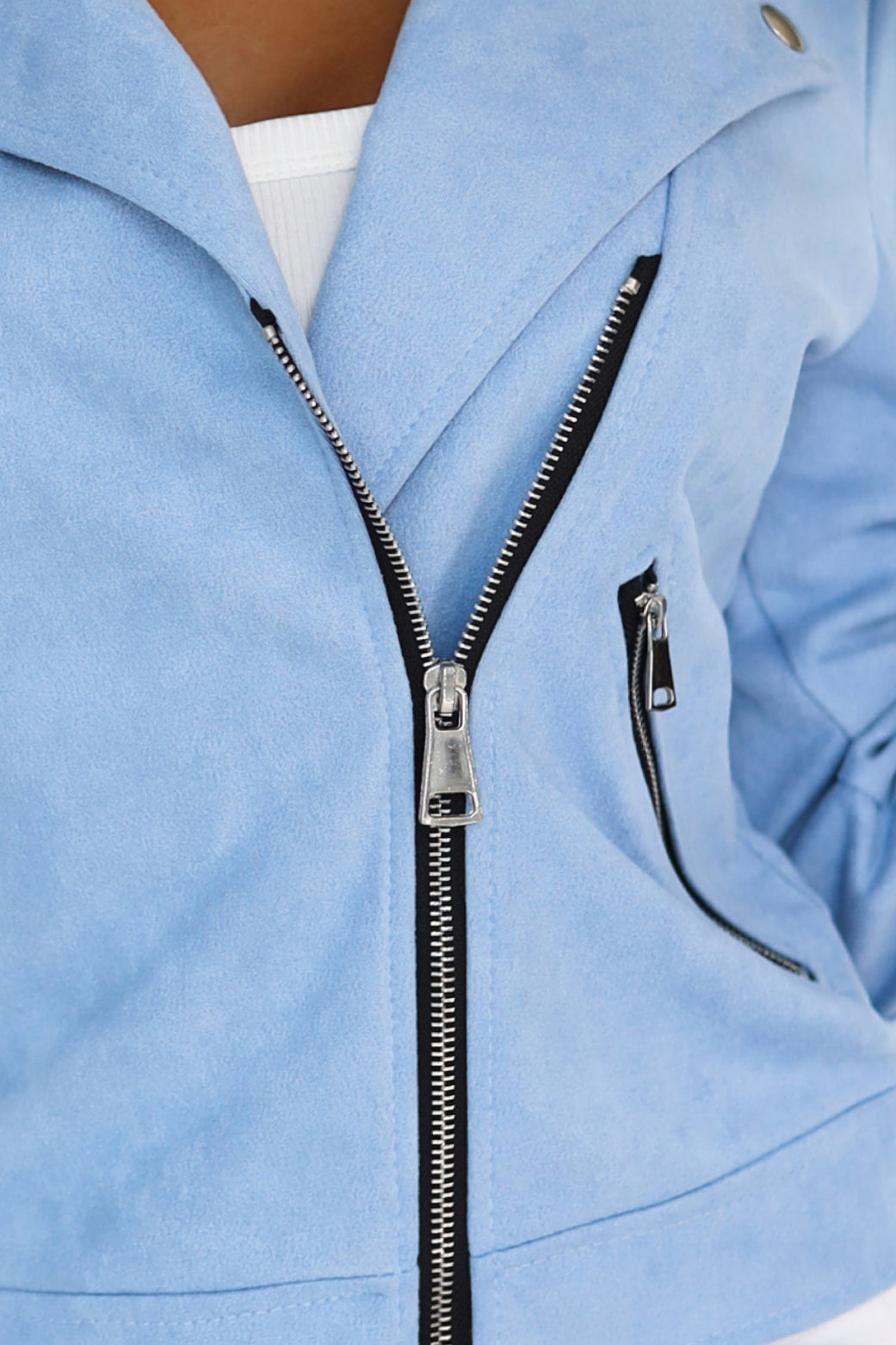 481-3 Wildleder-Bikerjacke mit langen Ärmeln und Reißverschlüssen - hellblau