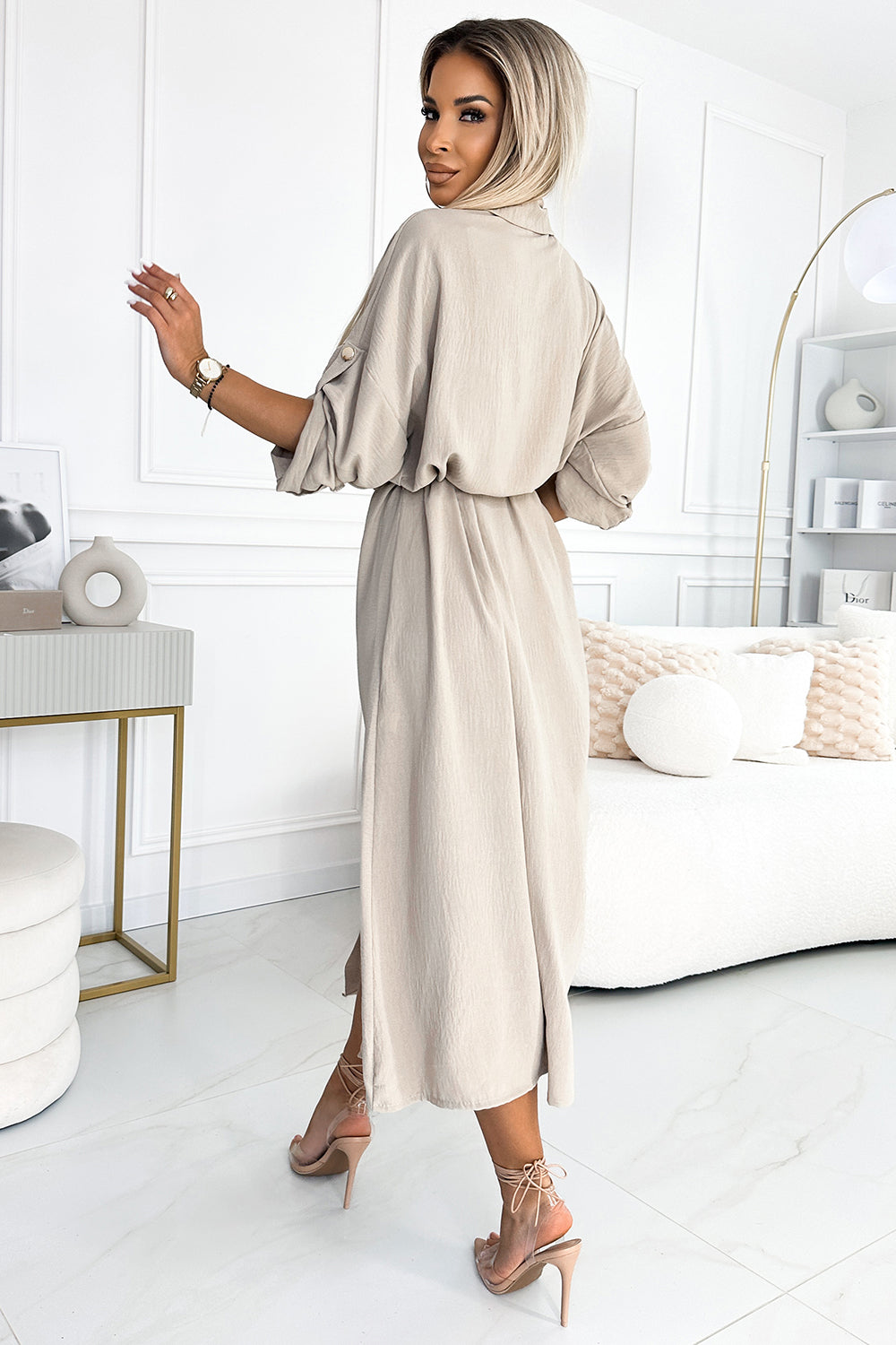 531-1 Midi-Hemdkleid mit goldenen Knöpfen und Bändern - Beige