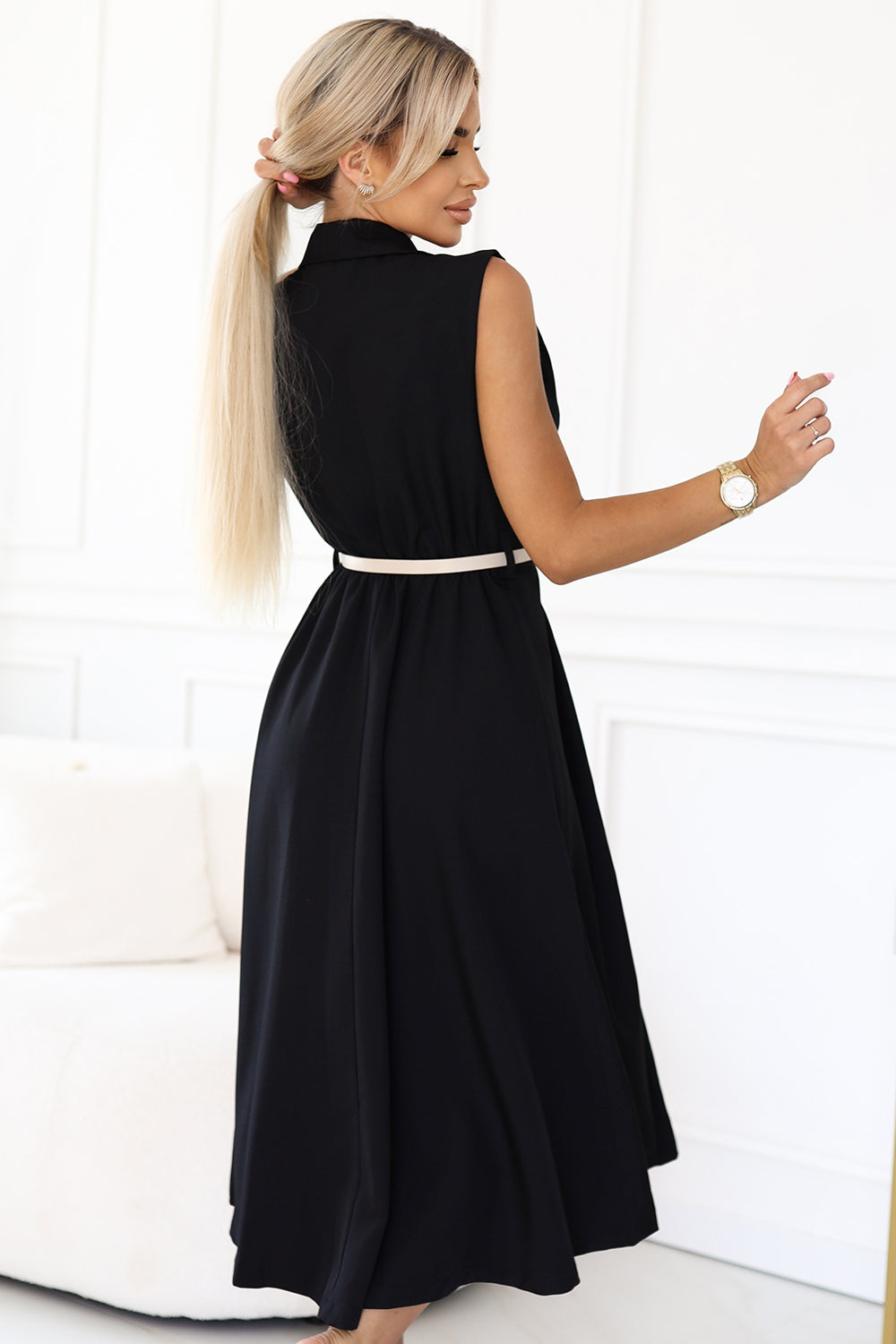 596-3 Elegantes Midi-Hemdblusenkleid mit goldenen Knöpfen und Gürtel - Schwarz