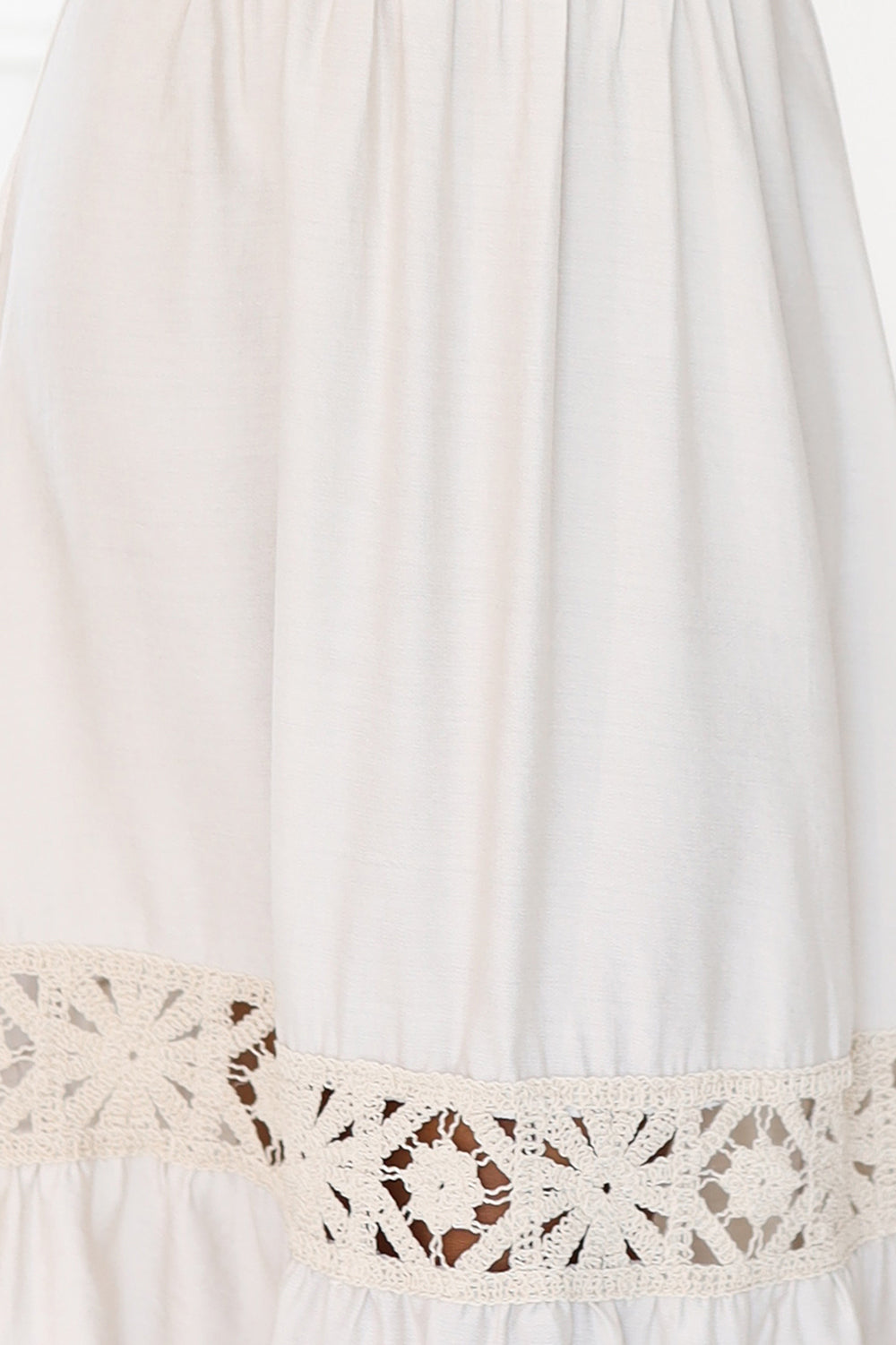 618-1 Dezentes Boho-Kleid mit durchbrochenen Einsätzen - Ecru