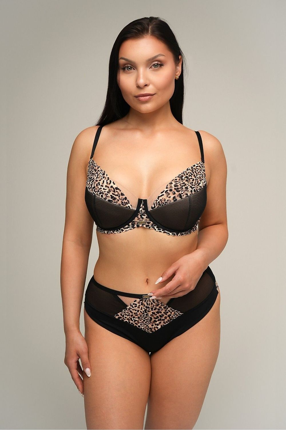  Push- up- BH model 215995 Ava 